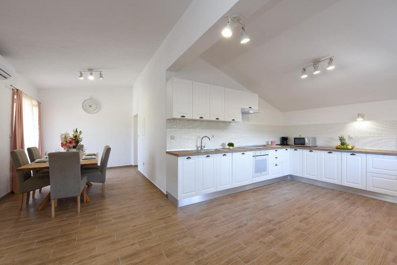 Apartman Magas With Private Pool Вінєрац Екстер'єр фото